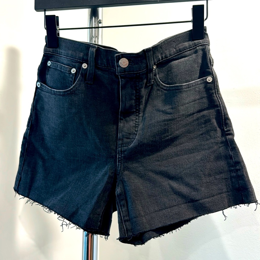 Madewell black high-rise denim shorts SZ 25. Worn.